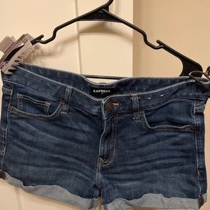 Express Ultimate Stretch shortie Low Rise Shorts